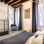 Terrazzina - Romantic Pied A Terre At The Heart Of Cannaregio District